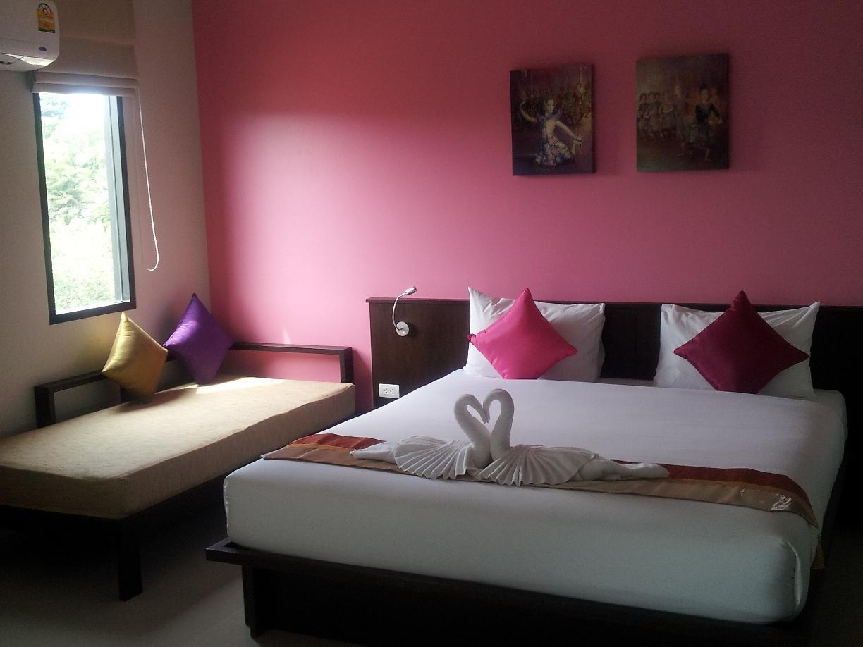Leisure Place Phuket Chalong Exterior photo
