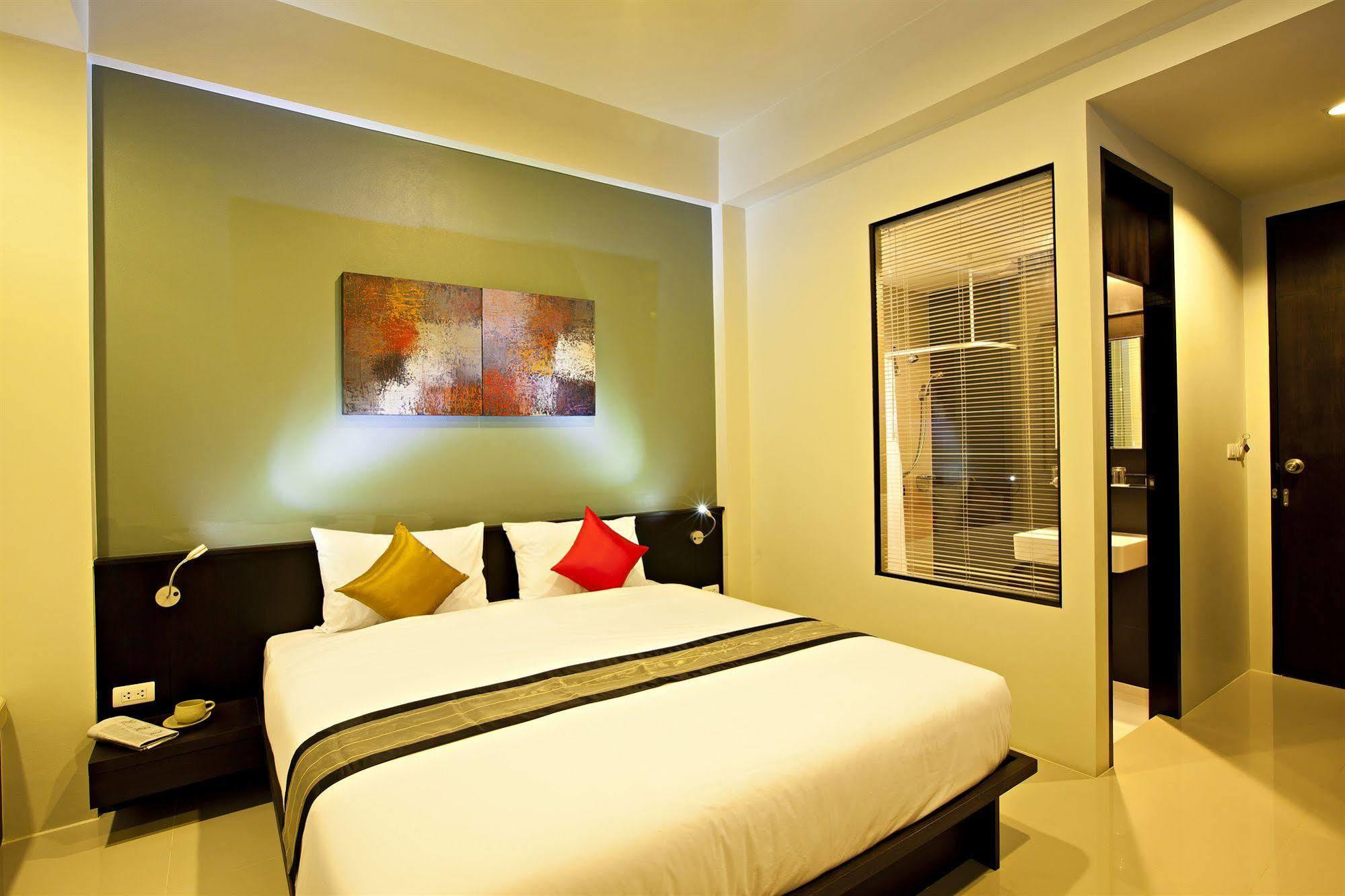 Leisure Place Phuket Chalong Exterior photo